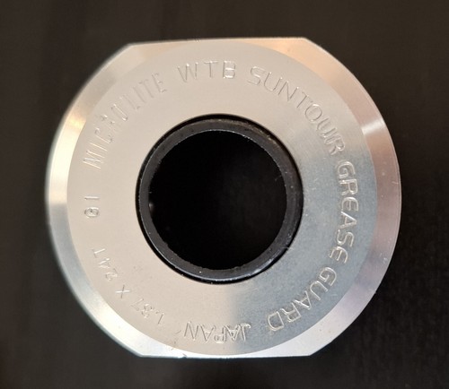 Suntour Superbe Pro BB-SB20-E BSA Thread bottom bracket. - Picture 7 of 9