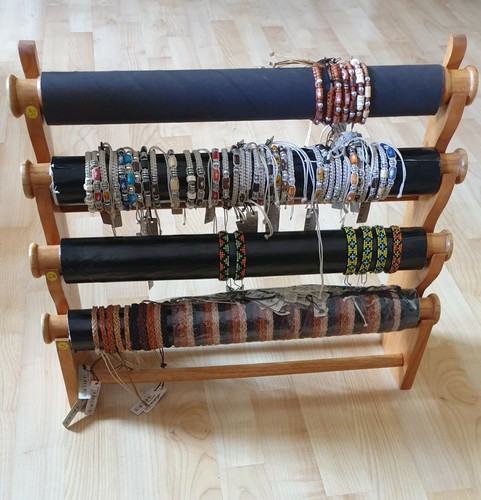 112 diverse Fashion- Freundschaftsarmbänder mit Holz Display/ Ständer - Picture 6 of 6