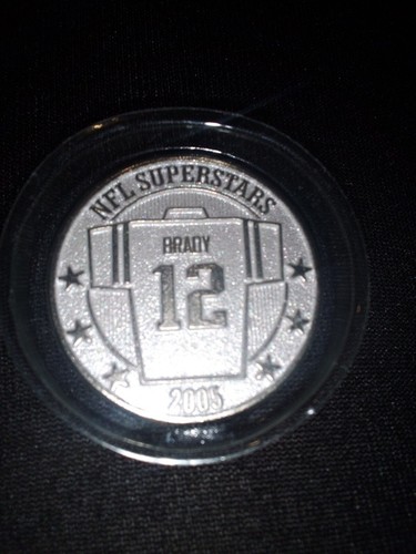 Tom Brady 2005 Medallion Coin. It is in perfect condition and is in plastic case - Picture 2 of 2