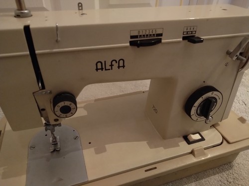Máquina de coser semi industrial Alfa 720 - REPUESTOS O REPARACIONES - Imagen 2 de 10