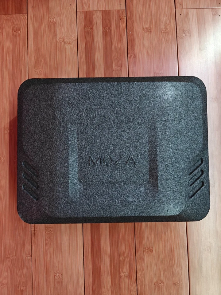 Estabilizador cardán de 3 ejes MOZA Aircross 2 para cámara sin espejo Foto 3 de 3