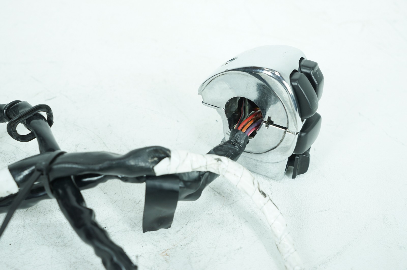 2007 Harley Touring CVO Screamin Eagle Right Engine Start Kill Switches Controls