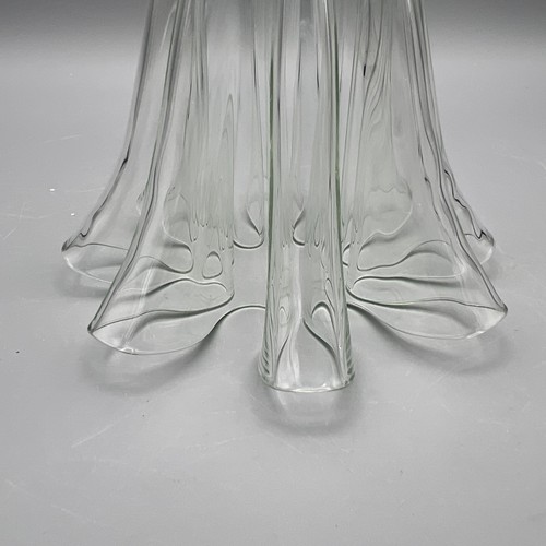 Vintage Glass Ruffled Handkerchief Vase With Pewter Hummingbird Base - Picture 11 of 14