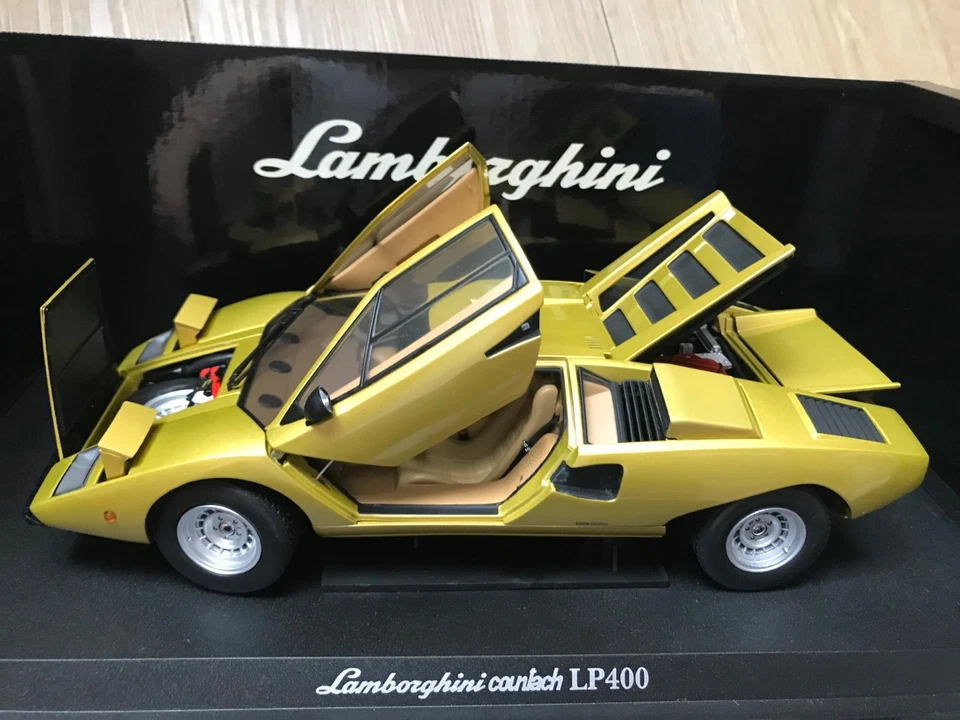 Lamborghini Countach LP400 (1974) dorado KYOSHO 1/18 Foto 2 de 4