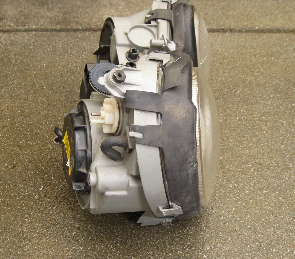 98-03 Mercedes-Benz W208 OEM Right Passenger Side HID Xenon Headlight Assembly - Imagem 4 de 4