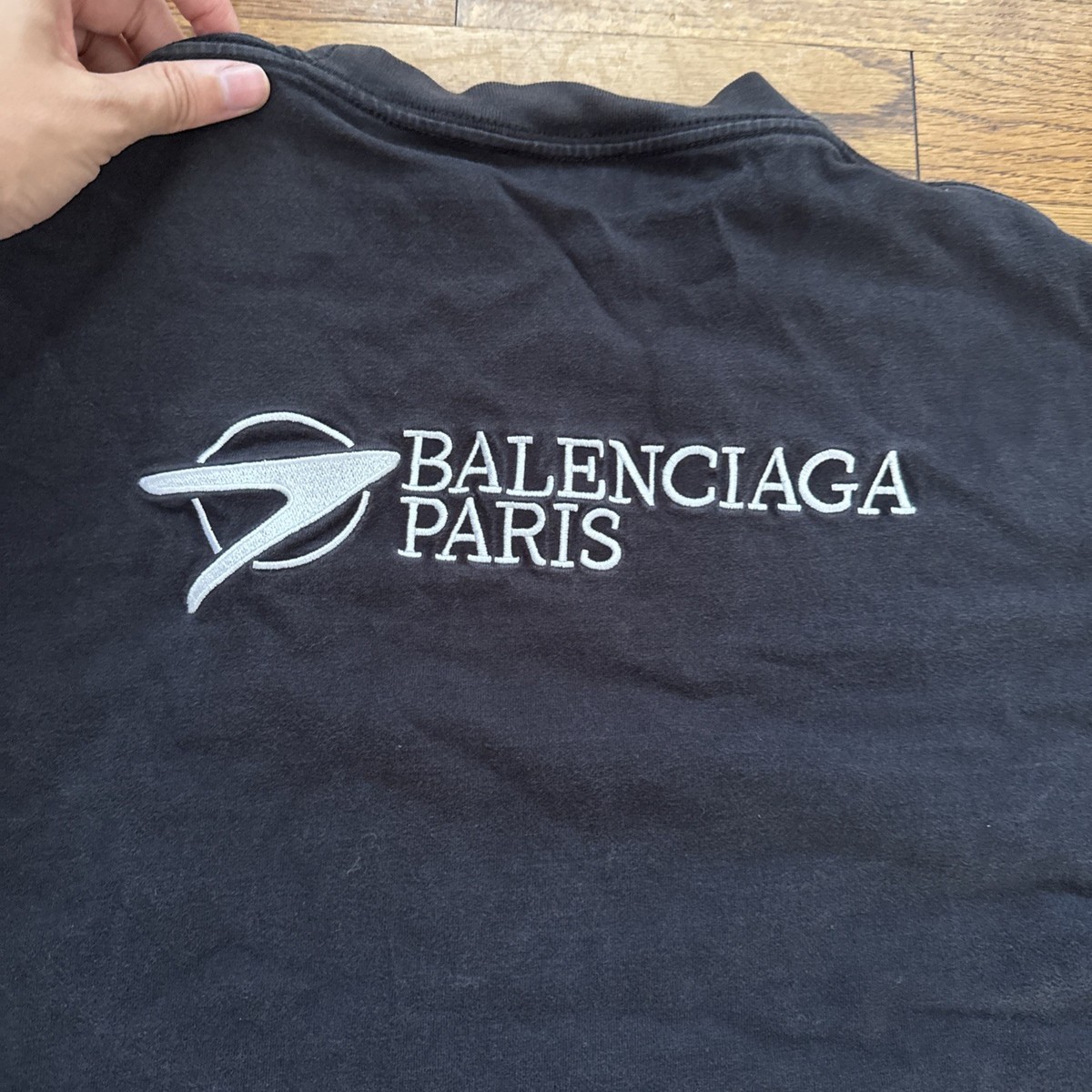 Unisex Balenciaga Paris Logo Embroidered T-Shirt Size M Black C17