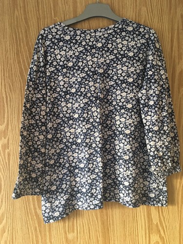 Girls GAP Navy Blue White Light Blue Flowers Long Sleeve Top Size L - Picture 2 of 5