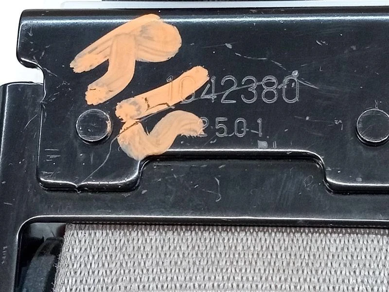 Used Front Right Seat Belt Front fits: 2012 Kia Sedona bucket seat passenger ret Foto 4 de 4