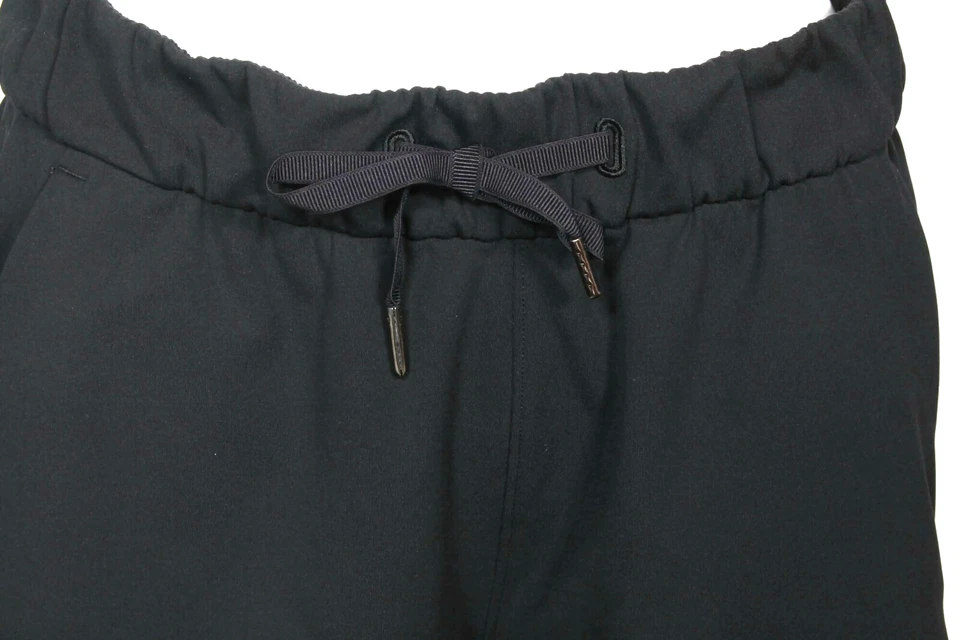 Lululemon On The Fly Short *2.5" Women's size 6 Black Elastic Waist /084 - Image 2 of 4