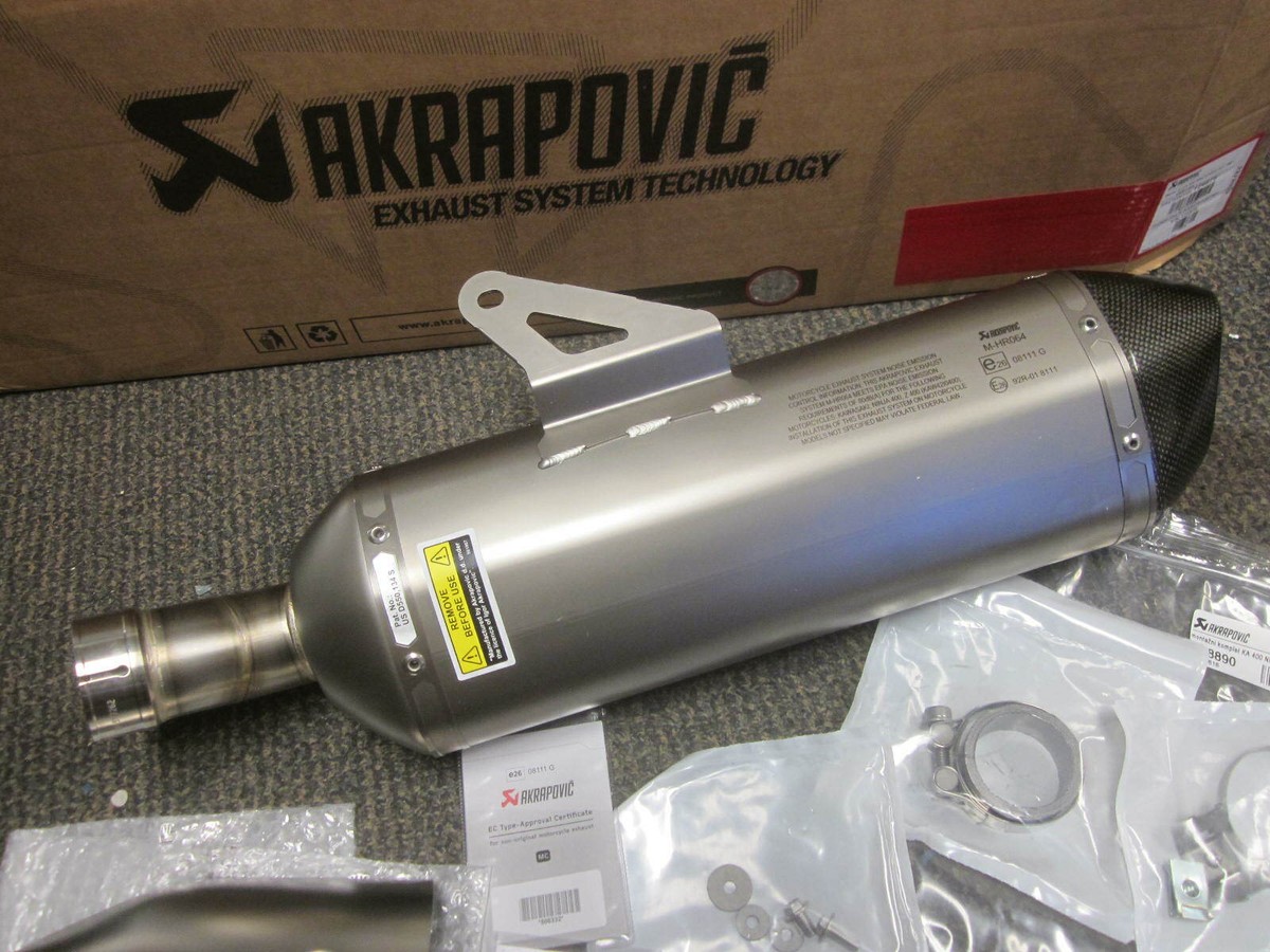 パーツ ninja400 z400 AKRAPOVIC S-K4S05-HRTJPP NINJA® 400 ABS Ninja® 400 / Z400 Akrapovic Slip-On Exhaust