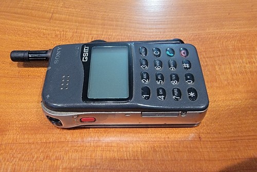 Sony Cmd-Z1 cellulare Gsm + scatola + istruzioni + caricabatterie + custodia - Zdjęcie 3 z 24