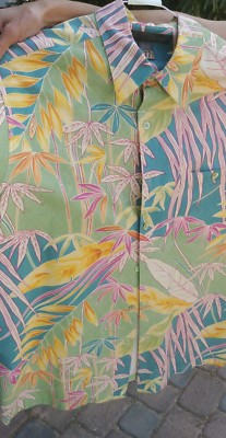 Vintage Tori Richard Honolulu brand Silk Aloha Hawaiian Shirt Size M