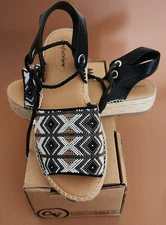 COMFORTVIEW Beaded Sandals Size 10 Brand New