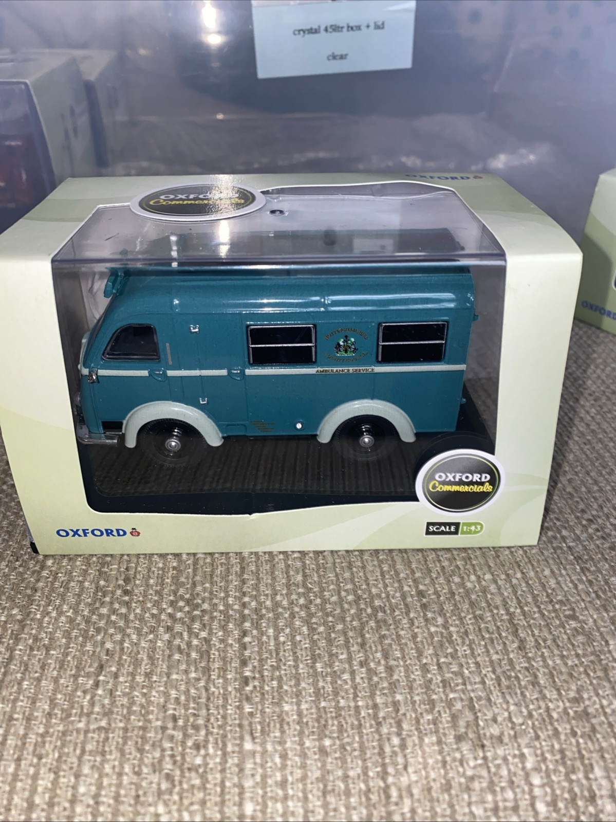 76AK004 Oxford Diecast 1:76 Scale Nottingham Ambulance Austin Welfarer Ambulance