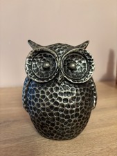 A Very Cute Owl Ornament In A Hammered Gunmetal Grey Effect. Excellent Condition