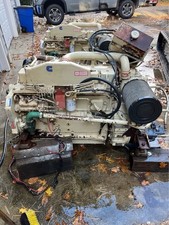 Cummins 6bta 5.9-m 250 Hp Marine Diesel Engine With Twin Disc 502 2-1 Ratio