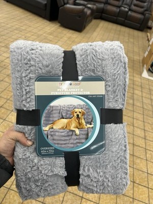 Brentwood Woof Waterproof Pet Blanket & Protector Oversized Faux Fur