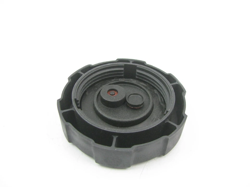 CST 7040 Engine Coolant Reservoir Cap - Image 2 of 3