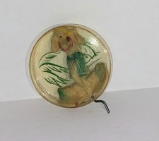 Hawaiian crank wind Hula Girl plastic case rubber figure that twist functions