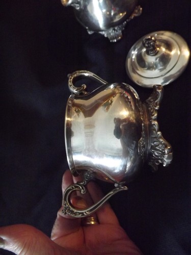 vtg Wm. Rogers & Son VICTORIAN ROSE silver holloware SUGAR 1903 & CREAMER 1904 - Picture 3 of 13
