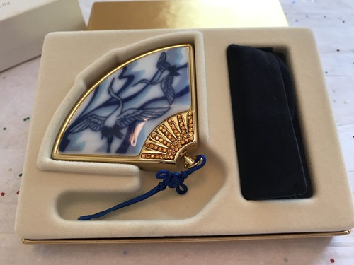 VENTILADOR DE TSURU JAPONÉS ESTEE LAUDER POLVO DE LUCIDEZ BRILLANTE COMPACTO SIN USAR EN CAJA ¡HERMOSO!¡! - Imagen 2 de 6