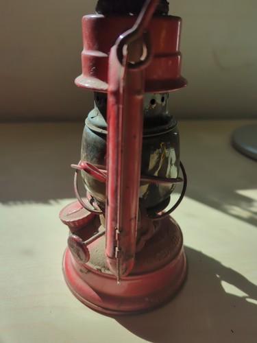 Vintage Winged Wheel No 350 Red Kerosene Lantern Japan - Picture 7 of 14