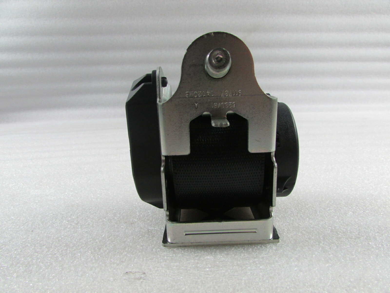 Maserati Ghibli, Rear Center Seat Belt, Black, Used