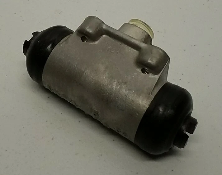 Cilindro de rueda de freno de tambor automotriz F118301 Wagner F118301 Foto 3 de 4