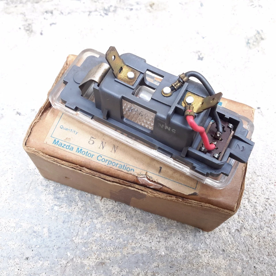 Luz domo interior sedán MAZDA 626 piezas genuinas nuevo en stock Japón Foto 2 de 3