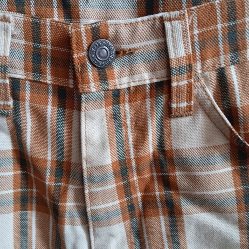 Men's 28W Vintage Levi's 1970's Big E Sta-Prest Plaid Cotton Shorts Distress USA - Image 3 of 4