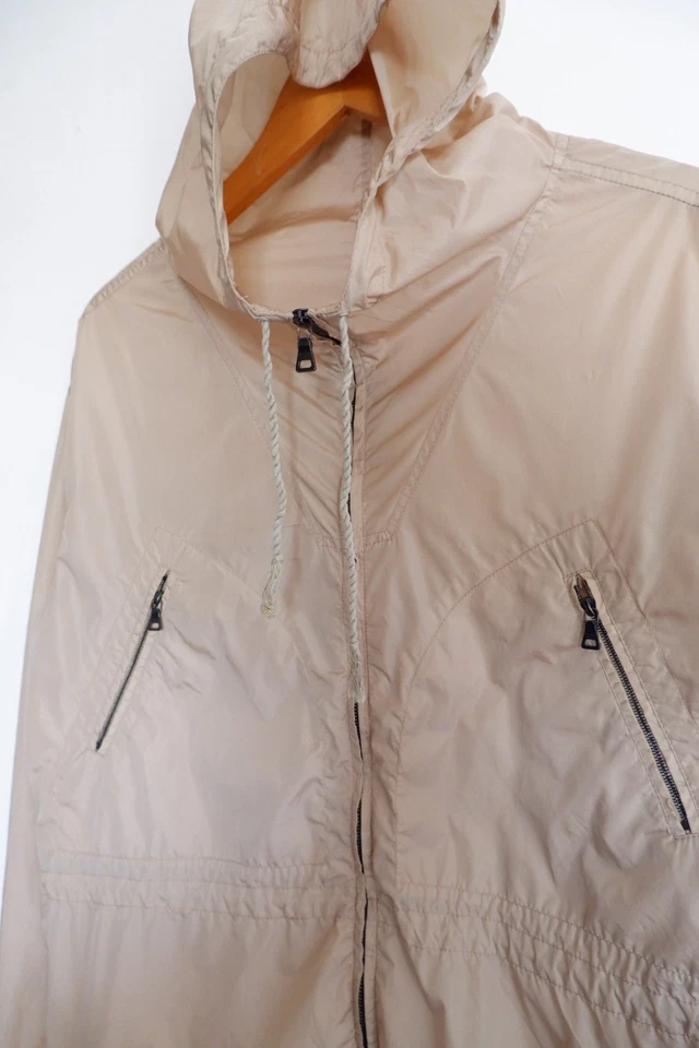 Chaqueta vintage de nailon de Prada para mujer Foto 3 de 4