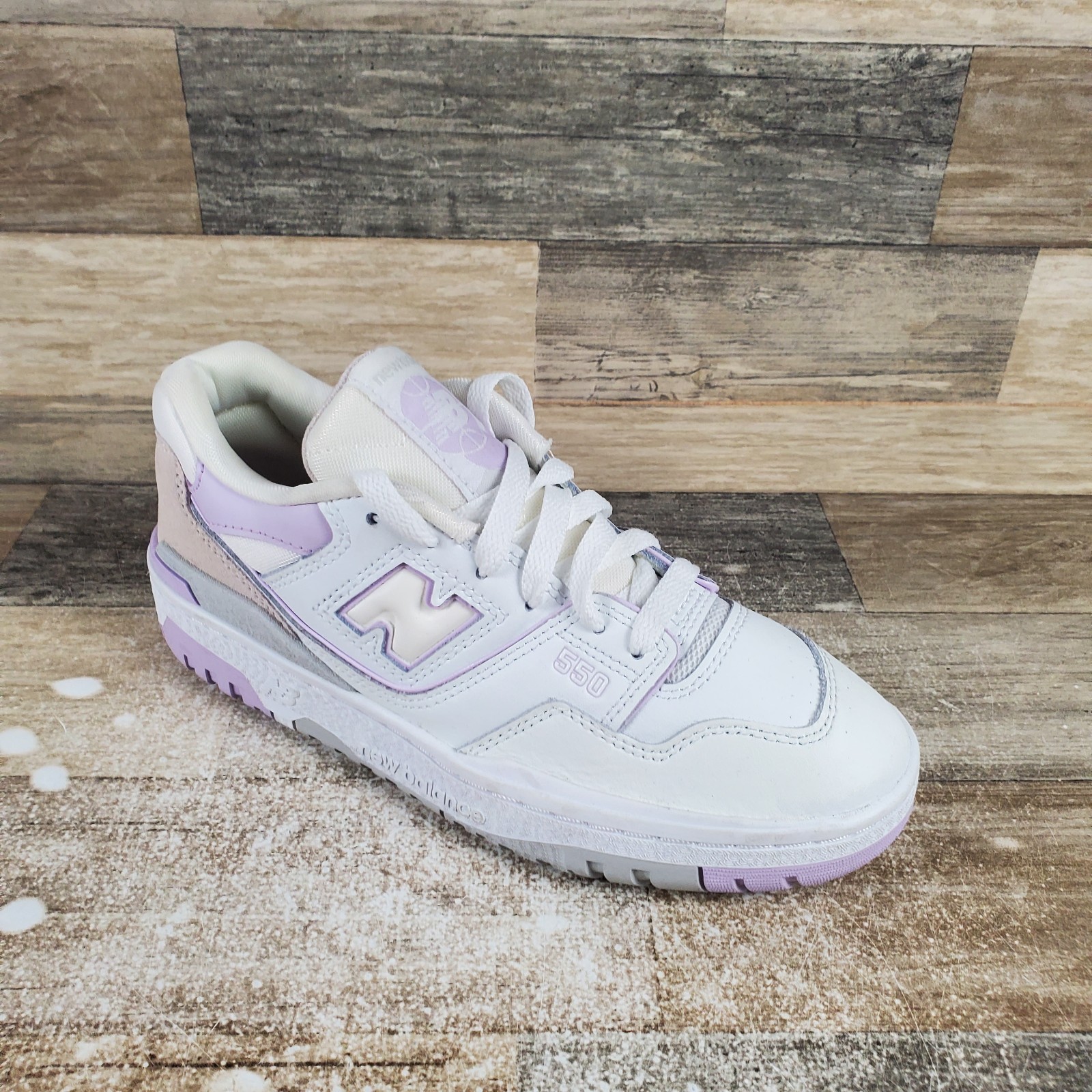 Sz 5.5 M Basketball White Thistle Leather Sneakers