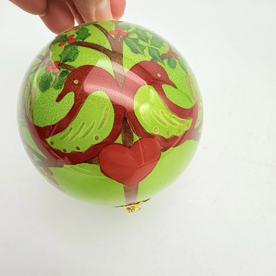 Adorno bola de Navidad Li Bien perdices y corazón 2008 en LNC Foto 2 de 4