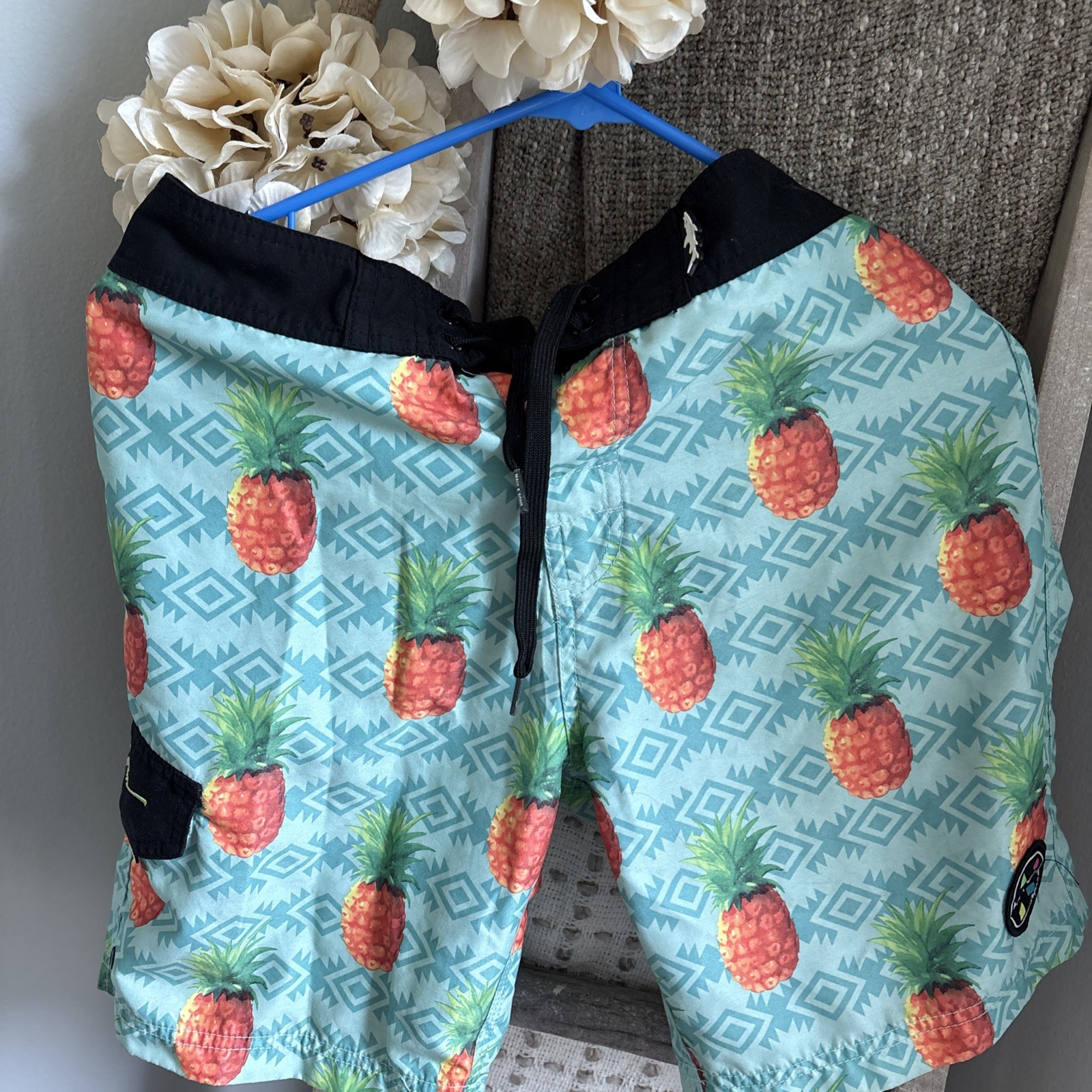 Maui and Sons Men's Board Shorts Swim Trunks Size 28 Small Pineapple Hawaiian