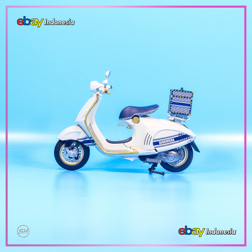 Newray Custom Vespa 946 Bellissima White CD + BAG Diecast Motor Bike 1:12 - Picture 2 of 5