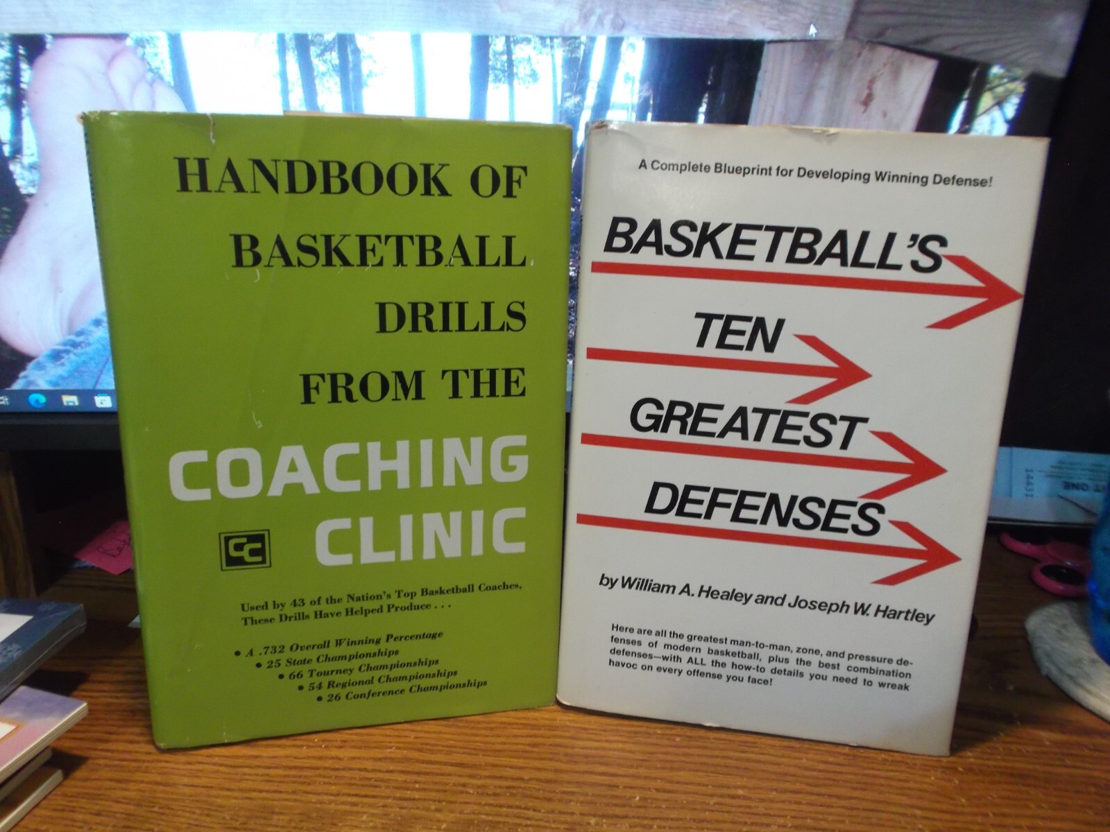 2 - Basketball Coaching Books - 10 Greatest Defenses &Amp; Basketball Drills - Hc/Dj