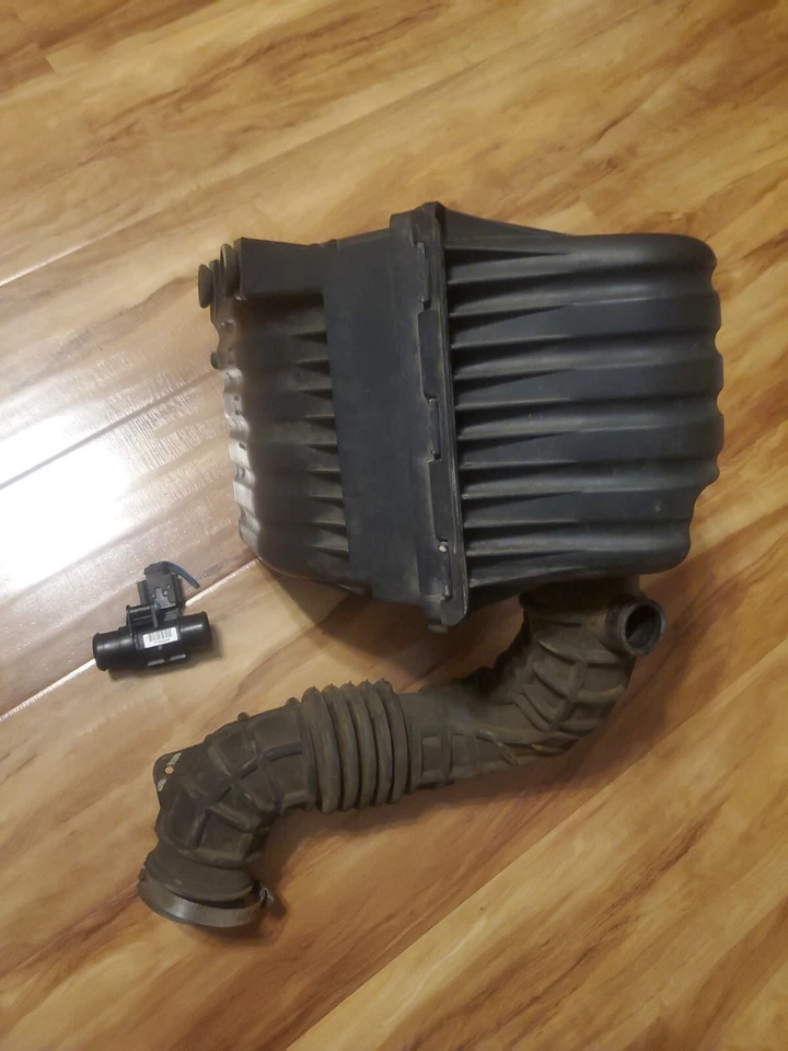 Filtro de admisión filtro de aire Chrysler Dodge 11-14 carcasa Mopar OEM sensor de flujo maf Foto 2 de 3