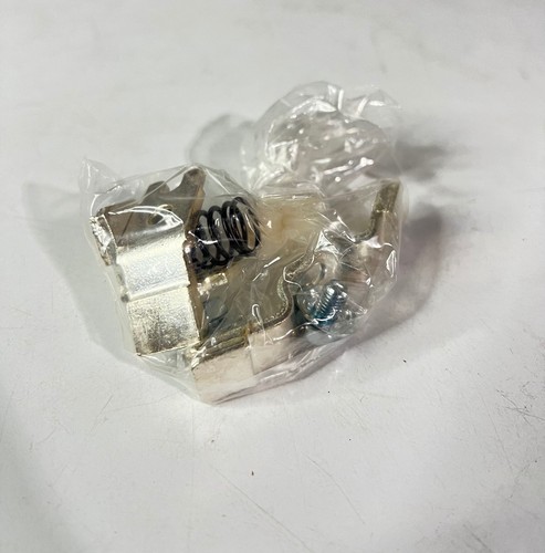 Allen Bradley Erneuerungsteil NEMA Schütz Kontaktsatz 40430-300-52 (NEU) - Bild 4 von 5