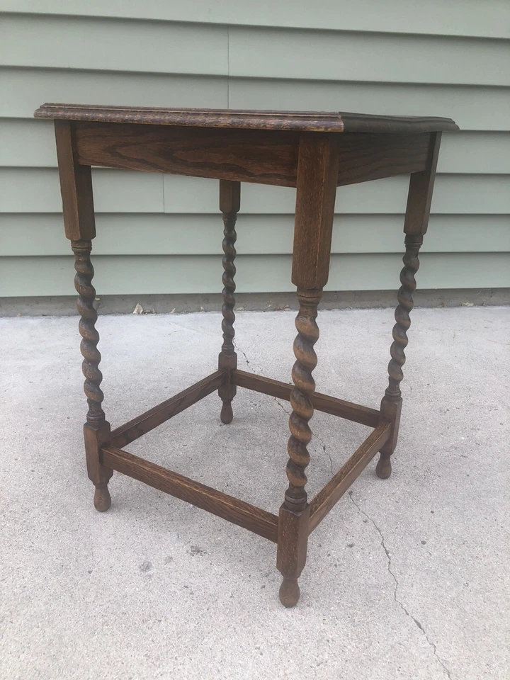 Antigua mesa auxiliar de lámpara giratoria de cebada de roble inglés Foto 4 de 4