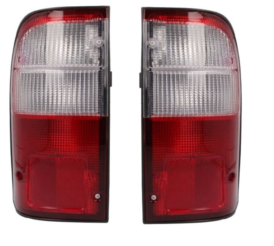 Feux arriere Toyota Hilux pick up 1997 2000 2002 2005 bloc optique arriere