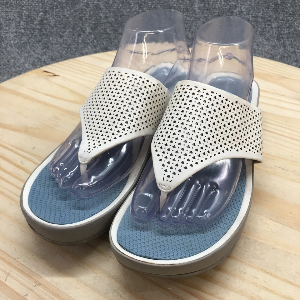 Sandalias Baretraps Mujer 9.5M Informales Sin Cordones Perf Cuña Tanga Blanco Imitación Cuero Foto 3 de 4