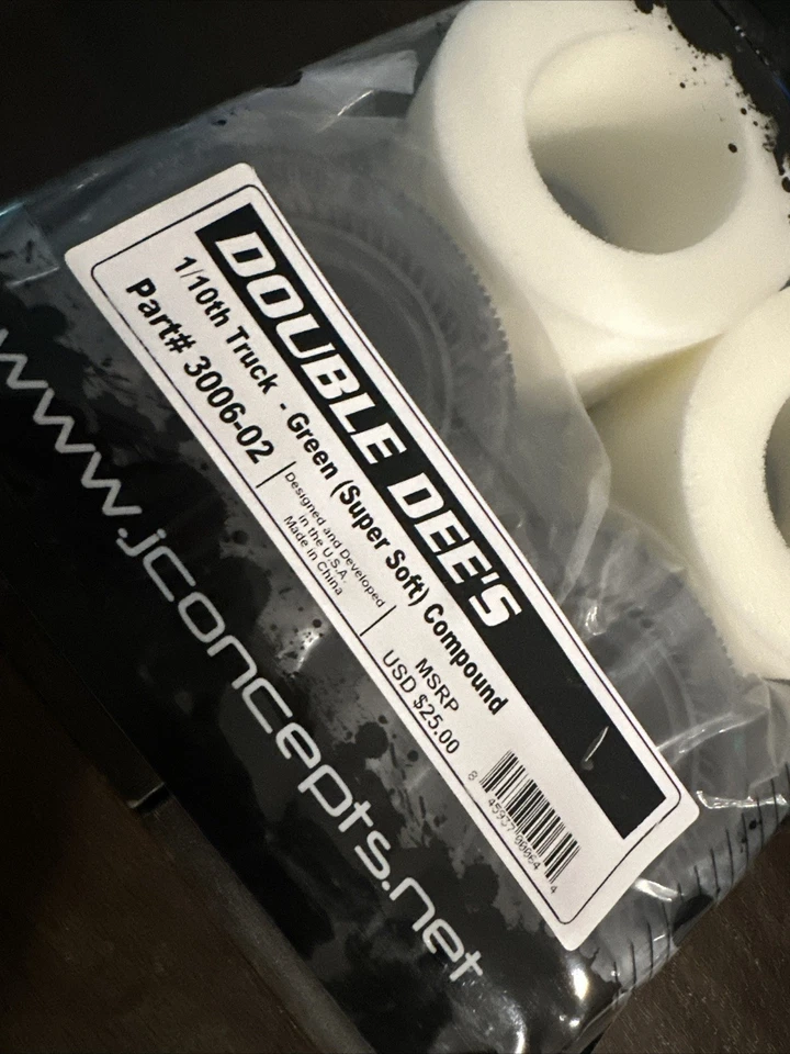 JCO3006-02 Double Dees Tires, Super Soft, Green Compound, 2.2 Truck 1/10 - NEW - Image 2 of 3