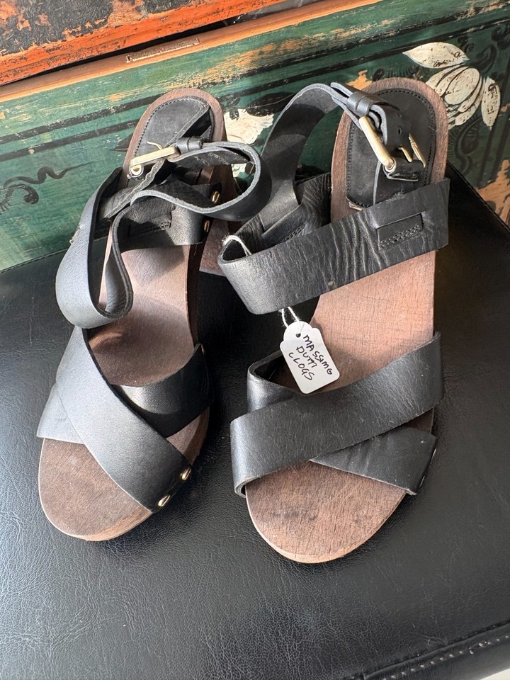 MASSIMO DUTTI Black Leather Clogs EU 36 Wooden Heel Buckle Studded Sandals