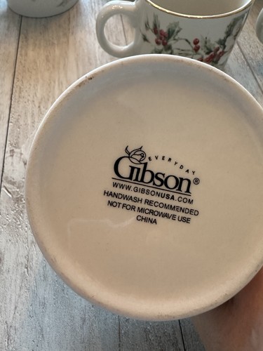 NEW Gibson Everyday China Christmas Charm Holly & Berries flat cup Set of 8 - Picture 4 of 9