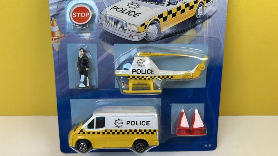 CORGI AUTO CITY 93101 POLICE TRANSIT & HELICOPTER EMERGENCY SET / MINT ON CARD - Image 2 of 4