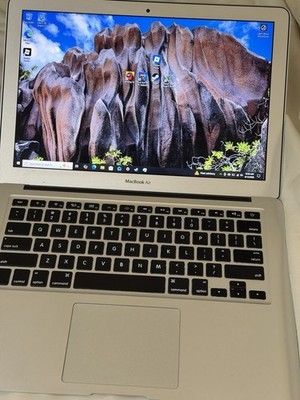 Apple MacBook Air 13in Silver (2015) i5-5250U 8GB RAM 256GB SSD -