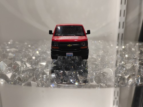 1:64 Chevrolet Express Coca Cola - Picture 2 of 8