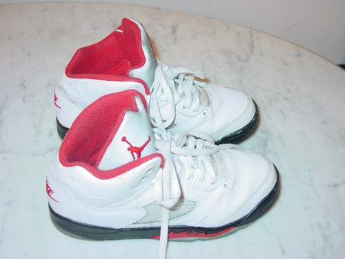2019 Nike Air Jordan Retro 5 "Fire Red 2020" Silver Tongue Youth Shoes! Size 2Y - Picture 2 of 12