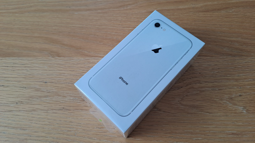 Apple iPhone 8 - 64GB - Silver (Unlocked) A1905 (GSM) FACTORY SEALED - Afbeelding 2 van 11