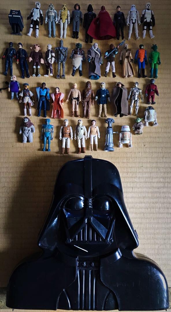 Original Star Wars Figures and Case Darth Vader Carry Case R2-D2